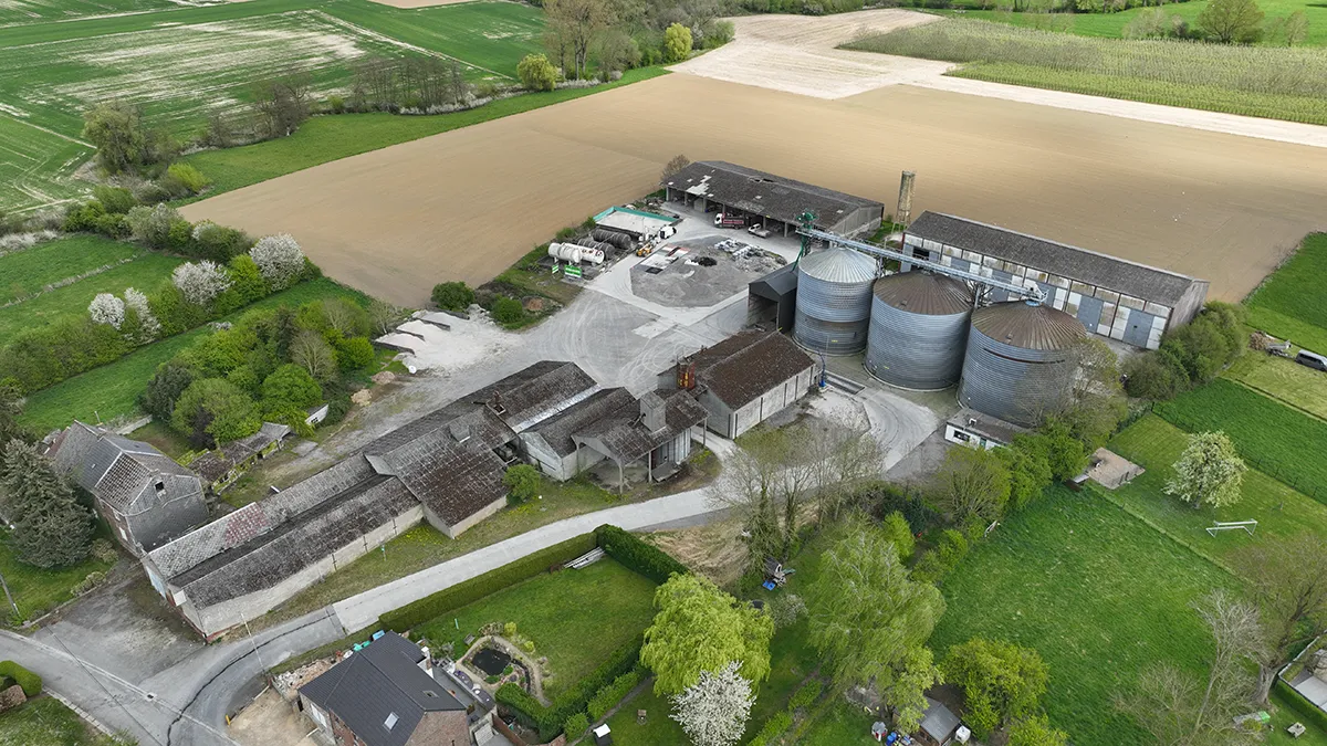 Photo a&eacute;rienne du d&eacute;p&ocirc;t de Forville