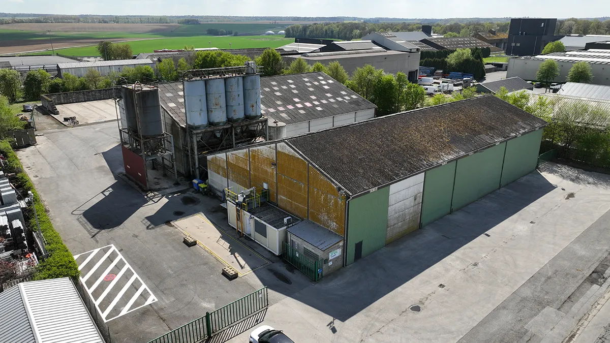 Photo a&eacute;rienne du d&eacute;p&ocirc;t de Mettet