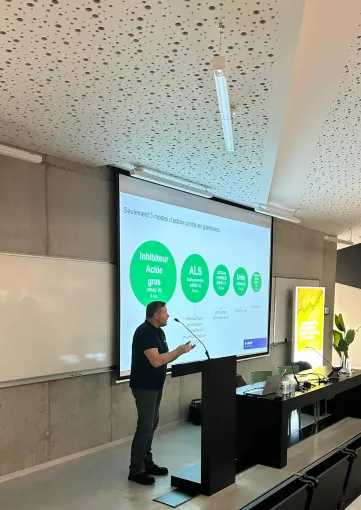 photo de C&eacute;dric Oostand de la soci&eacute;t&eacute; BASF, orateur &agrave; la r&eacute;union technique de Ciney