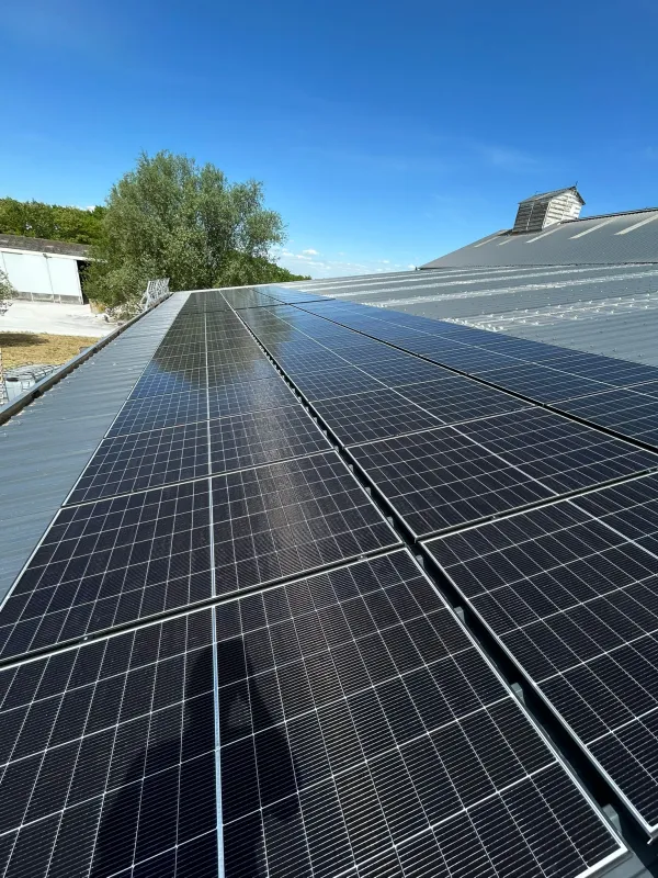 depot waremme vue aerienne panneaux photovoltaiques